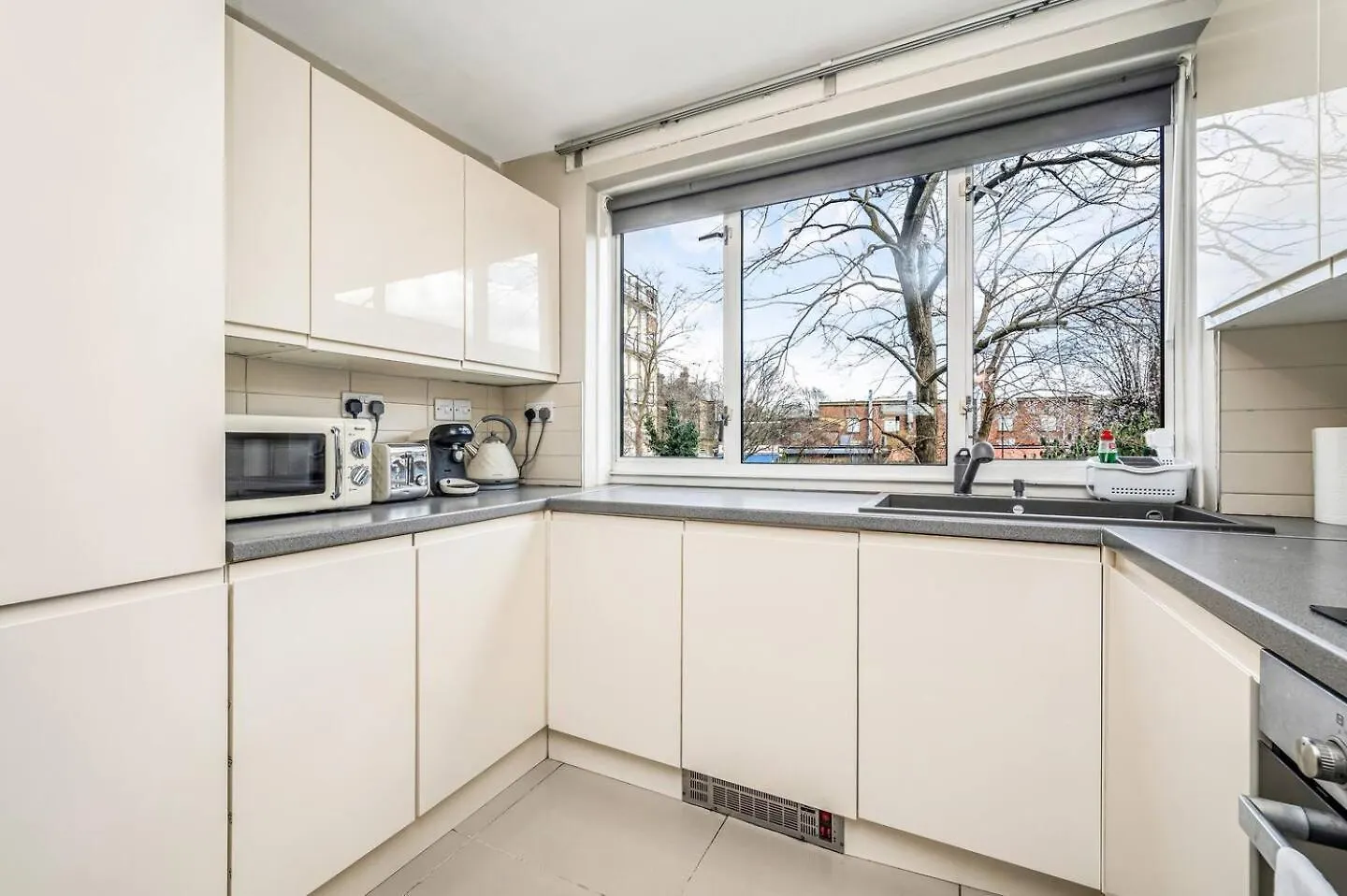 Pass The Keys Modern Apartment By Whitechapel Hospital London United Kingdom